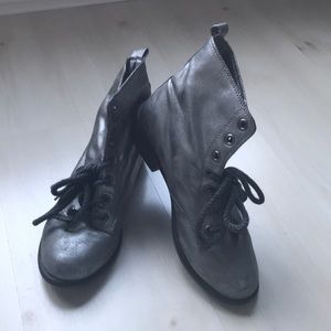 Ankle boots